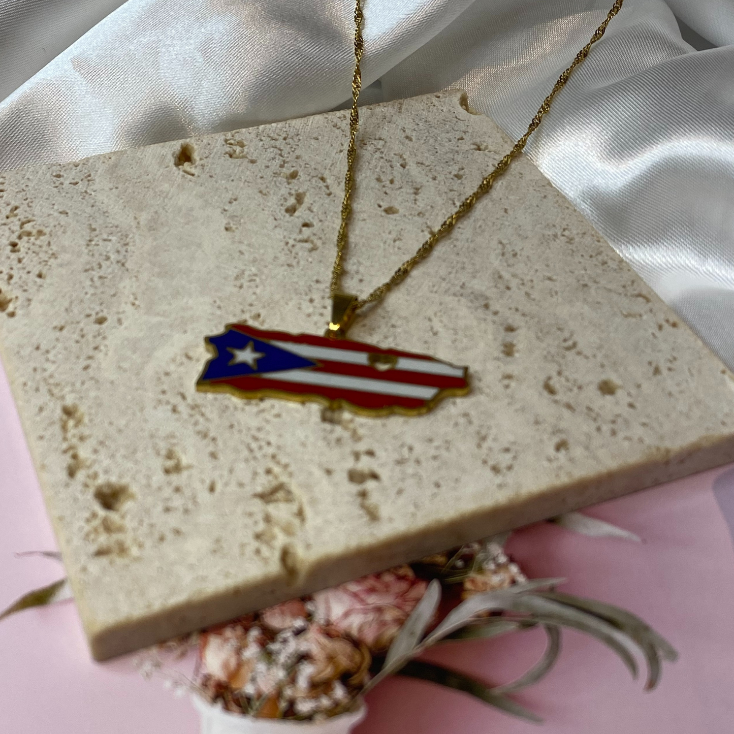 puerto rico map - with flag + heart